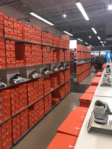 Clothing Store «Nike Factory Store», reviews and photos, 167 Opry Mills Dr, Nashville, TN 37214, USA