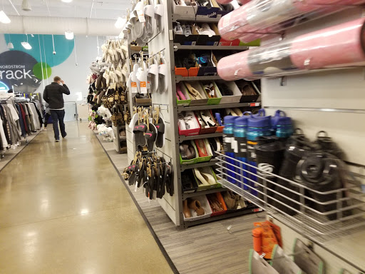Department Store «Nordstrom Rack Lincoln Park», reviews and photos, 1551 N Sheffield Ave, Chicago, IL 60642, USA