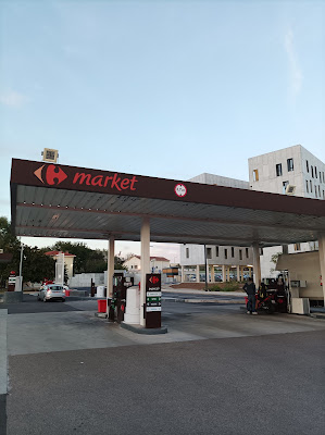 Carrefour Market Station Libre-Service à Cannes