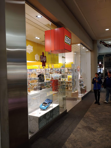 Toy Store «The LEGO Store», reviews and photos, 2500 N Mayfair Rd, Wauwatosa, WI 53226, USA