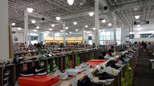 Shoe Store «DSW Designer Shoe Warehouse», reviews and photos, 43598 Christy St, Fremont, CA 94538, USA