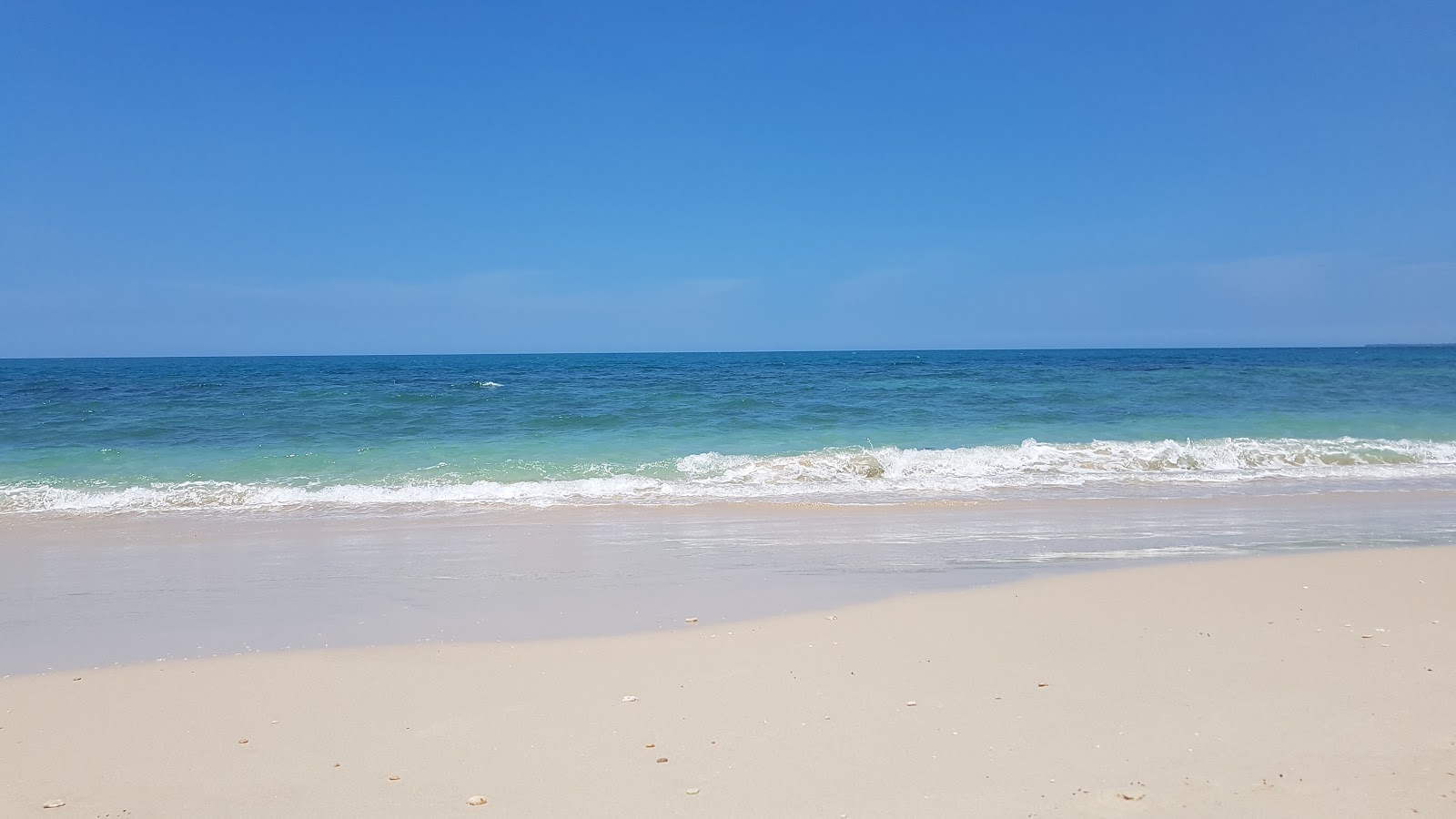 Fotografie cu Kankesanthurai Beach - locul popular printre cunoscătorii de relaxare