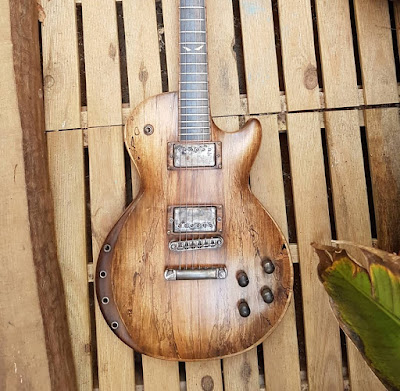 Quidam guitar à Châteauneuf-sur-Isère