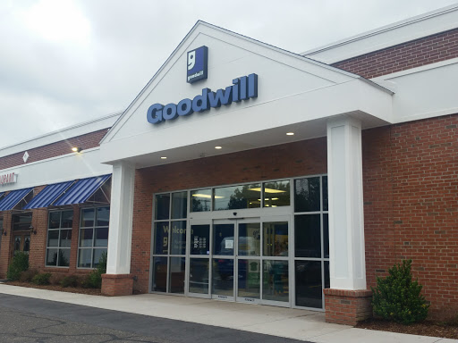 Thrift Store «Goodwill Glastonbury Store & Donation Station», reviews and photos, 2709 Main St, Glastonbury, CT 06033, USA
