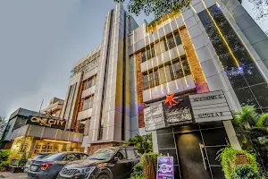 UPAR Hotels Cine City Kodambakkam image