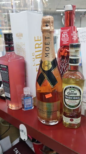 Supermarket «Hinky Dinky Supermarket», reviews and photos, 3110 M L King Ave, Flint, MI 48505, USA