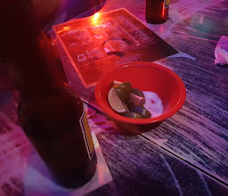 Juanes Canta Bar photo