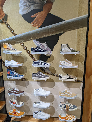 Shoe Store «Vans», reviews and photos, 160 N Gulph Rd, King of Prussia, PA 19406, USA