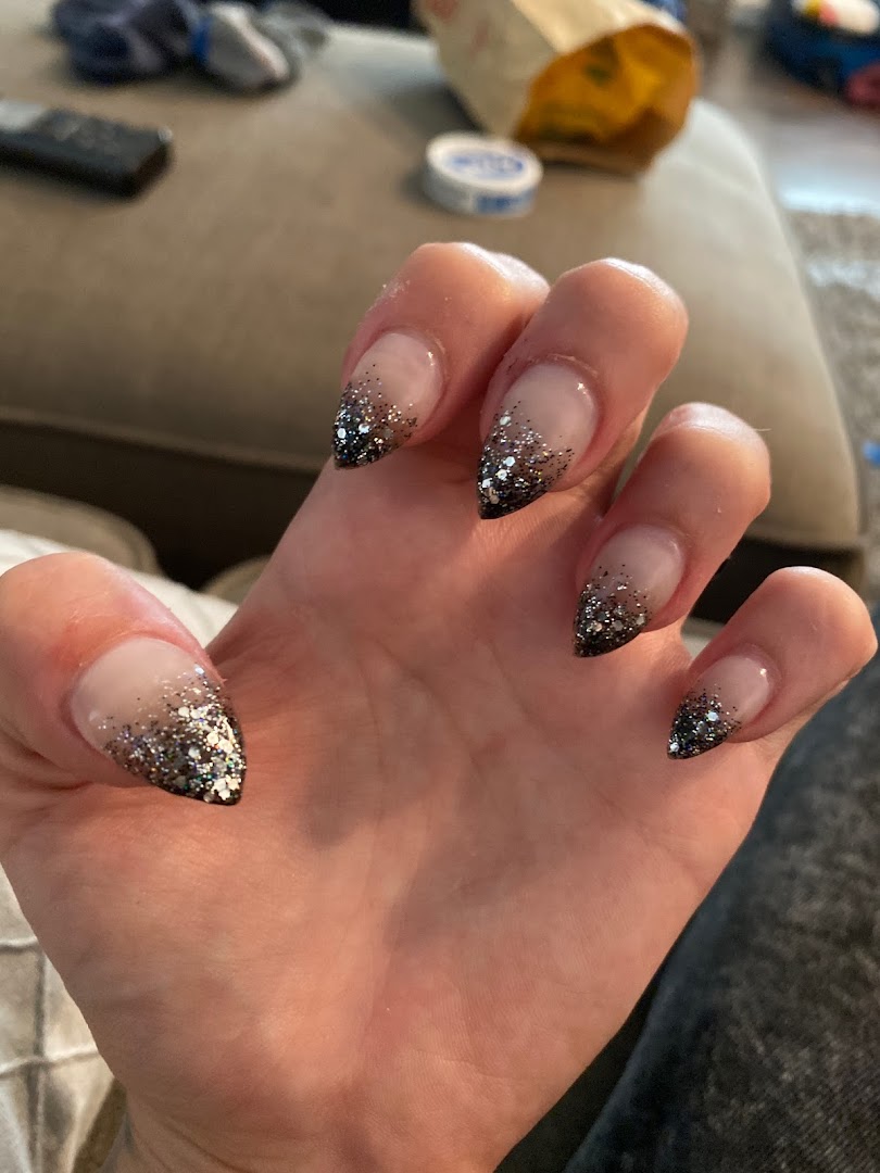 E Nails