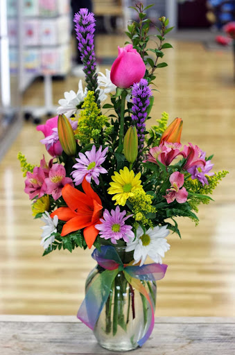 Florist «Flowerama Florist: Whitehall», reviews and photos, 4785 E Broad St, Whitehall, OH 43213, USA