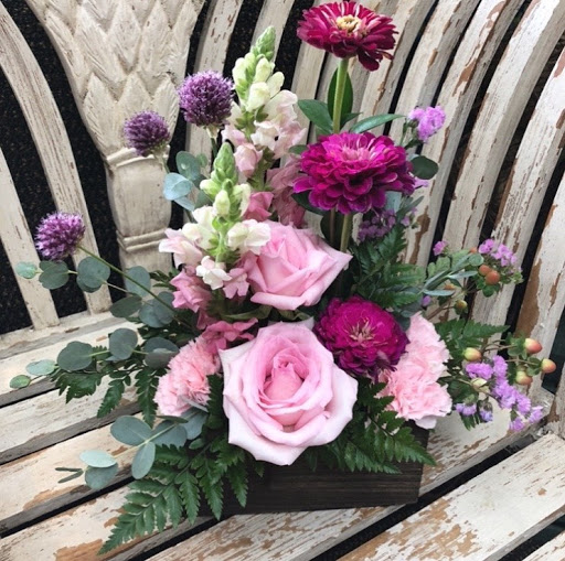 Florist «Flowers By Roger», reviews and photos, 1210 Manchester Ave, Middletown, OH 45042, USA