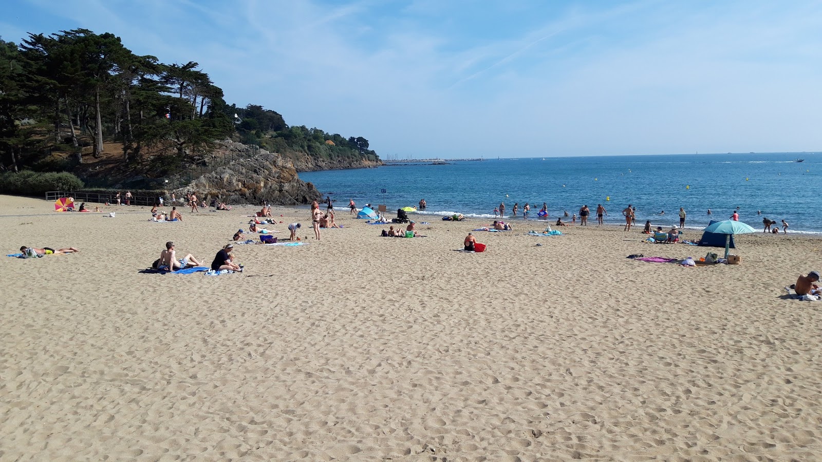 Photo of Plage du Moulin with bright sand surface