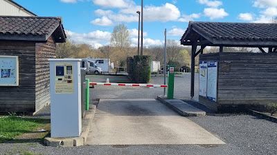 Aire Camping-Car Park à Lussac