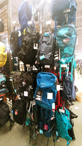 Camping Store «REI», reviews and photos, 17W160 W 22nd St, Oakbrook Terrace, IL 60181, USA