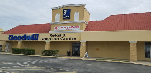 Goodwill Retail & Donation Center, 969 W Sugarland Hwy, Clewiston, FL 33440, USA, 