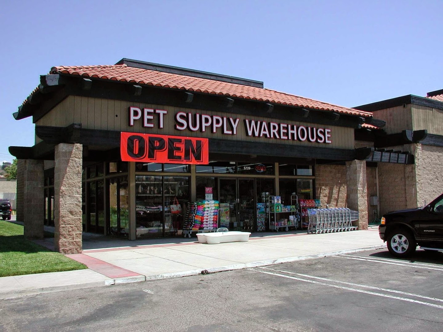 Pet Supply Warehouse