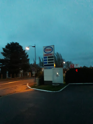 STATION ESSO - MADAME JACQUELINE CARTIER à Grandvilliers