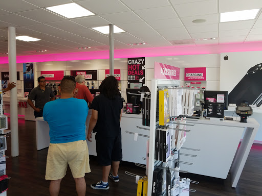 Cell Phone Store «T-Mobile», reviews and photos, 7262 Columbia Pike, Annandale, VA 22003, USA