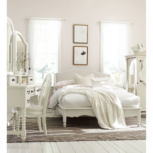 Baby Store «Treasure Rooms Baby-Kids Furniture», reviews and photos, 121 Chesterfield Towne Center, Chesterfield, MO 63005, USA