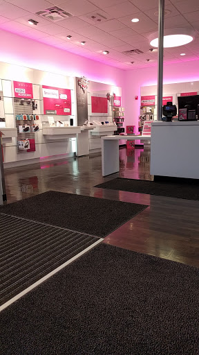 Cell Phone Store «T-Mobile», reviews and photos, 288 Hartford Ave, Bellingham, MA 02019, USA