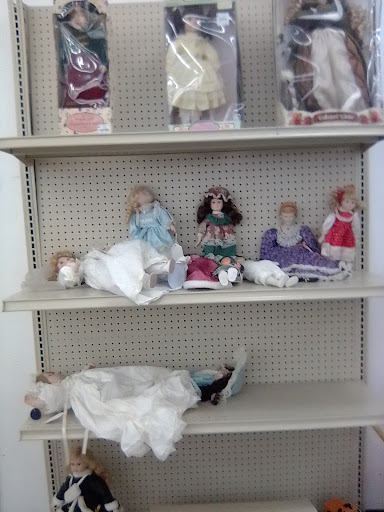 Thrift Store «CommunityAid Thrift Store & Donation Center», reviews and photos, 4833 Carlisle Pike, Mechanicsburg, PA 17050, USA