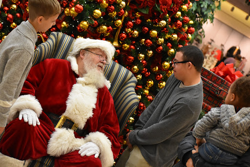 Department Store «Von Maur», reviews and photos, 115 Iowa River Landing Pl, Coralville, IA 52241, USA