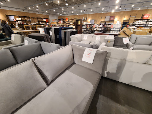 Outlet Store «west elm Outlet», reviews and photos, 1770 W Main St #301, Riverhead, NY 11901, USA