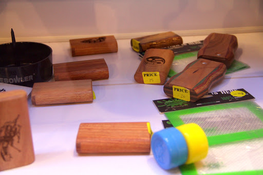 Glass Blower «Blue Dog Smoke Shop», reviews and photos, 802 Granby St, Norfolk, VA 23510, USA