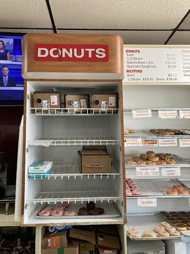 Donut Shop «Apple Fritter Donut Shop», reviews and photos, 741 E 9 Mile Rd, Ferndale, MI 48220, USA