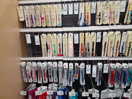 Pet Supply Store «Unleashed by Petco», reviews and photos, 905 W Foothill Blvd, Claremont, CA 91711, USA