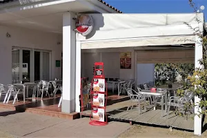 RESTAURANTE CAFETERÍA EN DON BENITO CENTRO DE TRANPORTES image