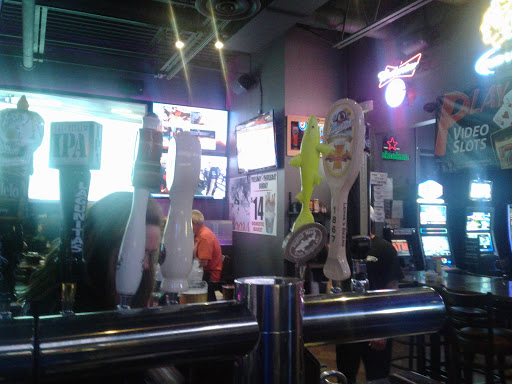 Sports Bar «Chasers Sports Bar & Grill - Pizza - Catering - Delivery - Slots», reviews and photos, 830 S Rand Rd, Lake Zurich, IL 60047, USA