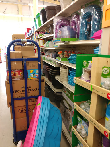 Dollar Store «FAMILY DOLLAR», reviews and photos, 2102 45th St, Galveston, TX 77551, USA