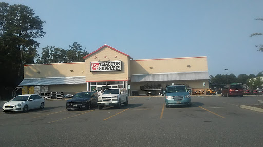 Tractor Supply Co., 3000 Pruden Blvd, Suffolk, VA 23434, USA, 