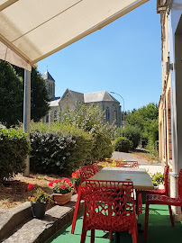Atmosphère du Restaurant français Le Lac des Cygnes à Saint-Evroult-Notre-Dame-du-Bois - n°3