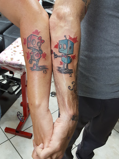 Tattoo Shop «Ink Asylum 26 Tattoos and Piercings», reviews and photos, 214 Grapevine Hwy, Hurst, TX 76054, USA