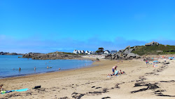 Plage de Toull Bihan'in fotoğrafı dağlarla çevrili