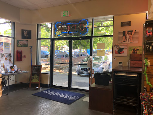 Pet Supply Store «Mud Bay», reviews and photos, 2750 77th Ave SE, Mercer Island, WA 98040, USA