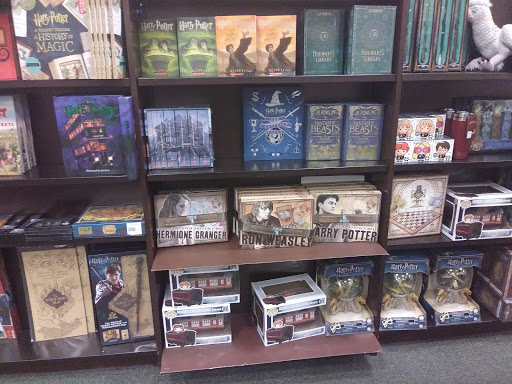 Book Store «Barnes & Noble», reviews and photos, 3561 N Freeway Blvd, Sacramento, CA 95834, USA