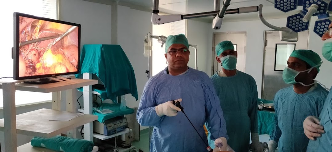 Dr. Amit Saxena, MS (General Surgery), FIAGES, Laparoscopic and Gastro Surgeon