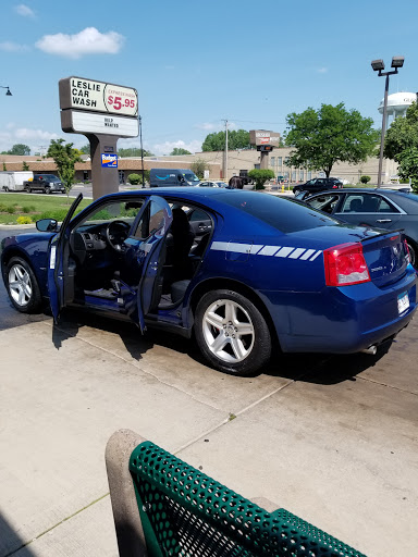 Car Wash «Leslie Car Wash», reviews and photos, 375 Roosevelt Rd, Glen Ellyn, IL 60137, USA