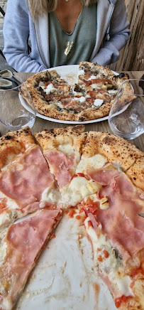 Pizza du Pizzeria L' Improviste à Morzine - n°19