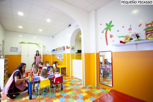 Guarderia Infantil Málaga. Escuela Infantil. Su niño a través de Internet. Pequeño Picasso
