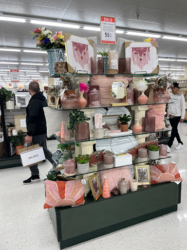 Craft Store «Hobby Lobby», reviews and photos, 290 Hawthorn Village Commons, Vernon Hills, IL 60061, USA