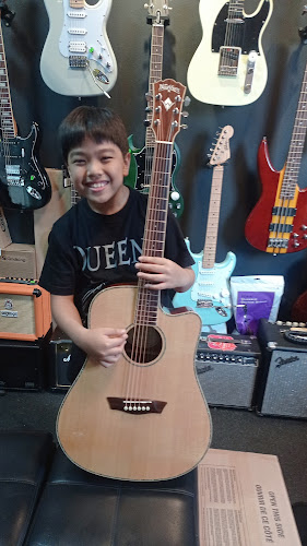 Comentarii opinii despre MALUA MUSIC STORE