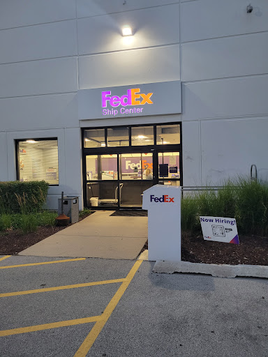 Shipping and Mailing Service «FedEx Ship Center», reviews and photos, 300 Craig Pl, Hillside, IL 60162, USA