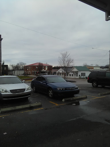 Grocery Store «Food Giant», reviews and photos, 123 W School St, Linden, TN 37096, USA