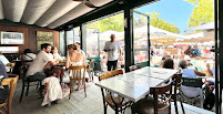 Atmosphère du Restaurant Café des Arts à Saint-Tropez - n°4