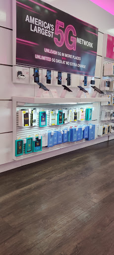 Cell Phone Store «T-Mobile», reviews and photos, 2431 US-1, North Brunswick Township, NJ 08902, USA