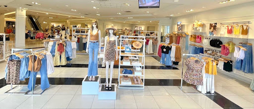 Clothing Store «Forever 21», reviews and photos, 49 W Maryland St, Indianapolis, IN 46204, USA